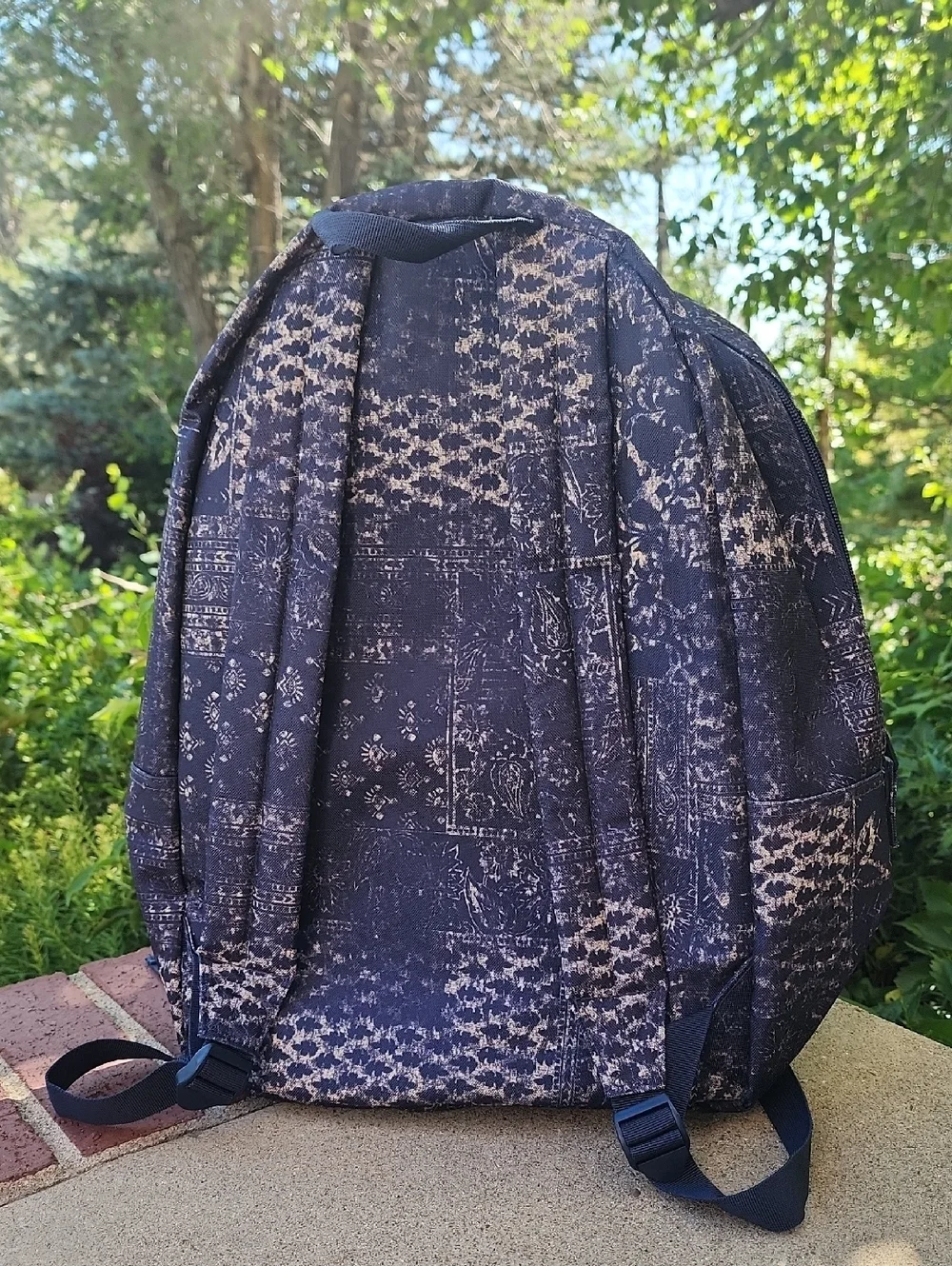 NWOT Billabong Navy Blue/Tan Patterned Backpack